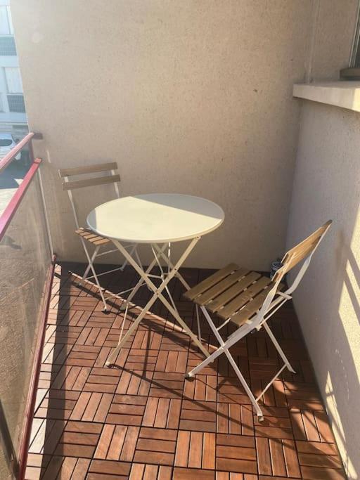 Studio Moderne Et Cosy Avec Balcon Et Parking Apartment Perigueux Ngoại thất bức ảnh