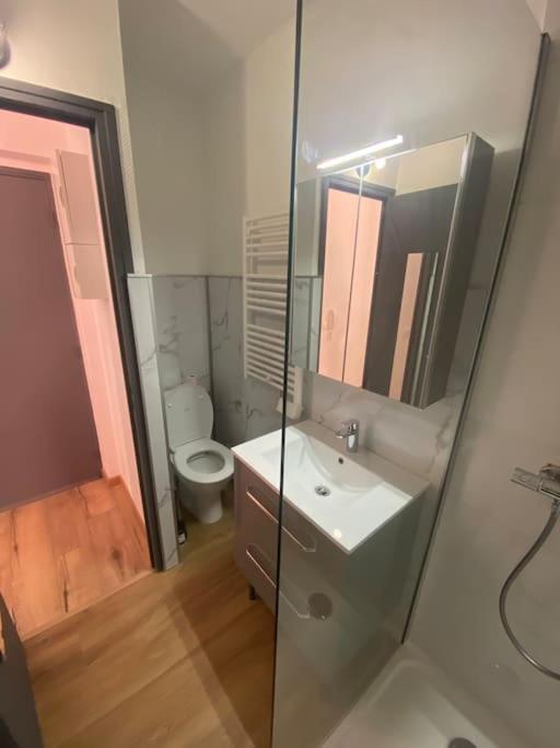 Studio Moderne Et Cosy Avec Balcon Et Parking Apartment Perigueux Ngoại thất bức ảnh