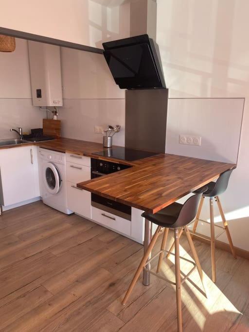 Studio Moderne Et Cosy Avec Balcon Et Parking Apartment Perigueux Ngoại thất bức ảnh